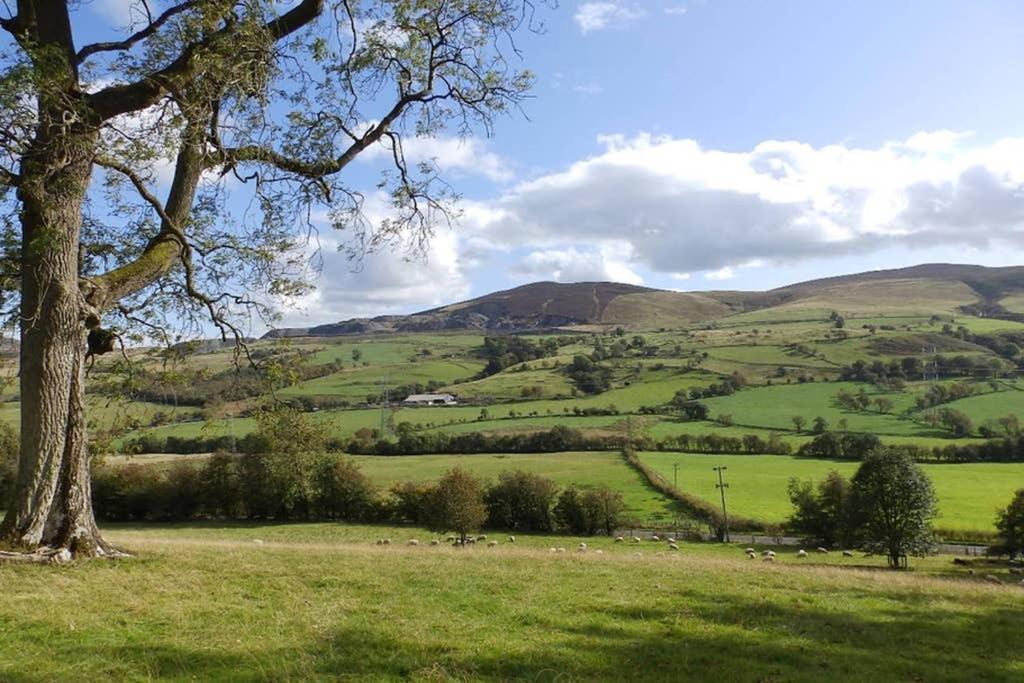 Plas Yn Yale With Mountain Views From All Windows Wrexham Kültér fotó