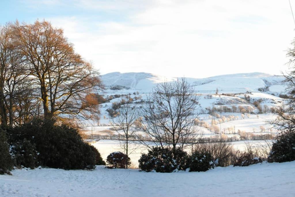 Plas Yn Yale With Mountain Views From All Windows Wrexham Kültér fotó